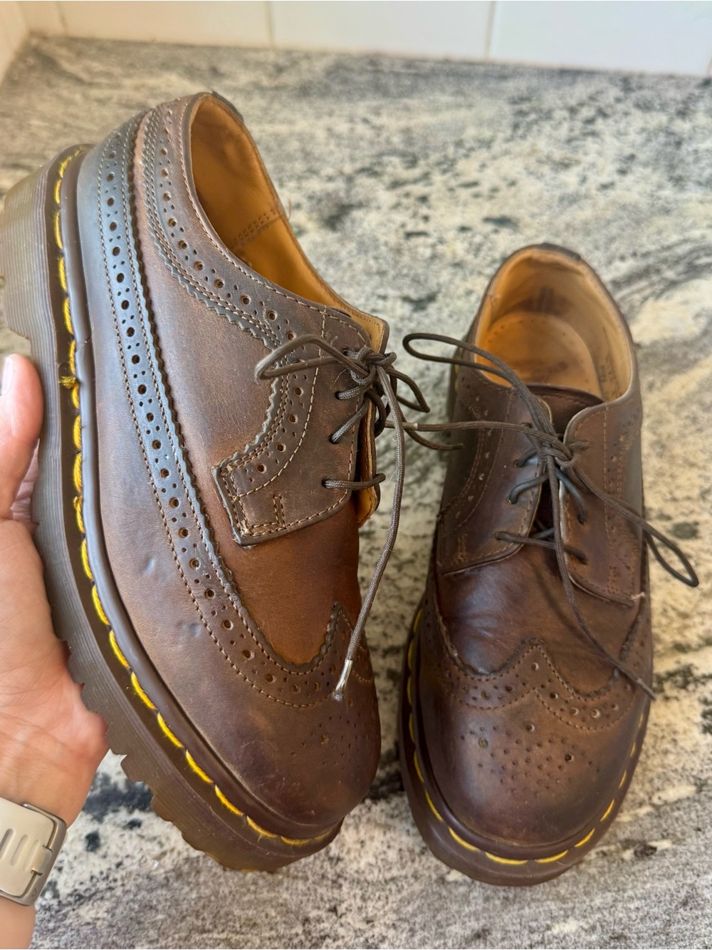Vintage MIE Dr. Martens 3989 Wingtip Brogues UK 4/US 6 Amazing Condition